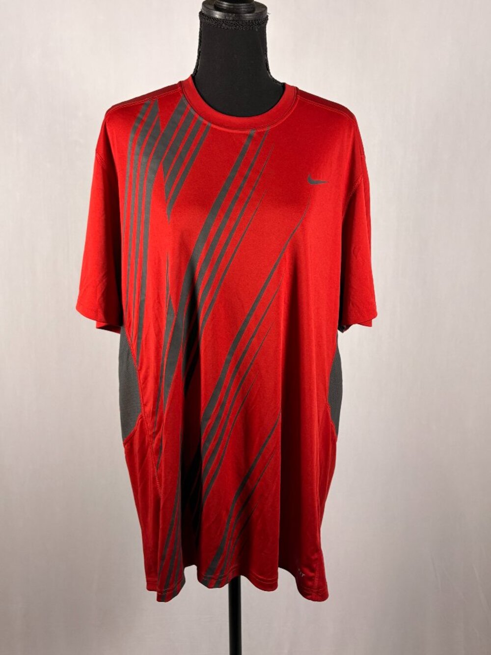Nike Dri-FIT Short Sleeve Performance Shirt | Men’s XL | Red